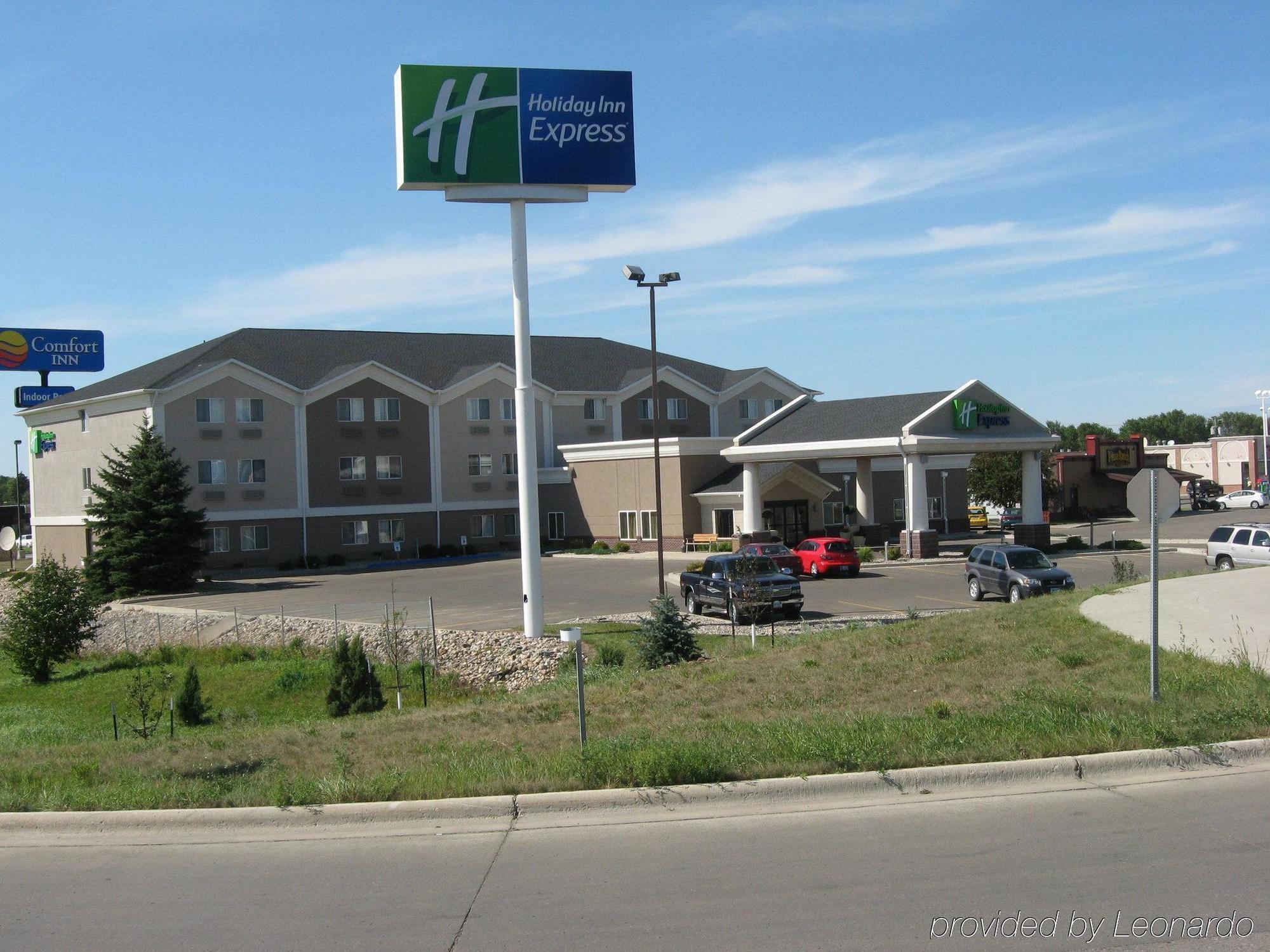 Holiday Inn Express Jamestown By Ihg Exterior foto